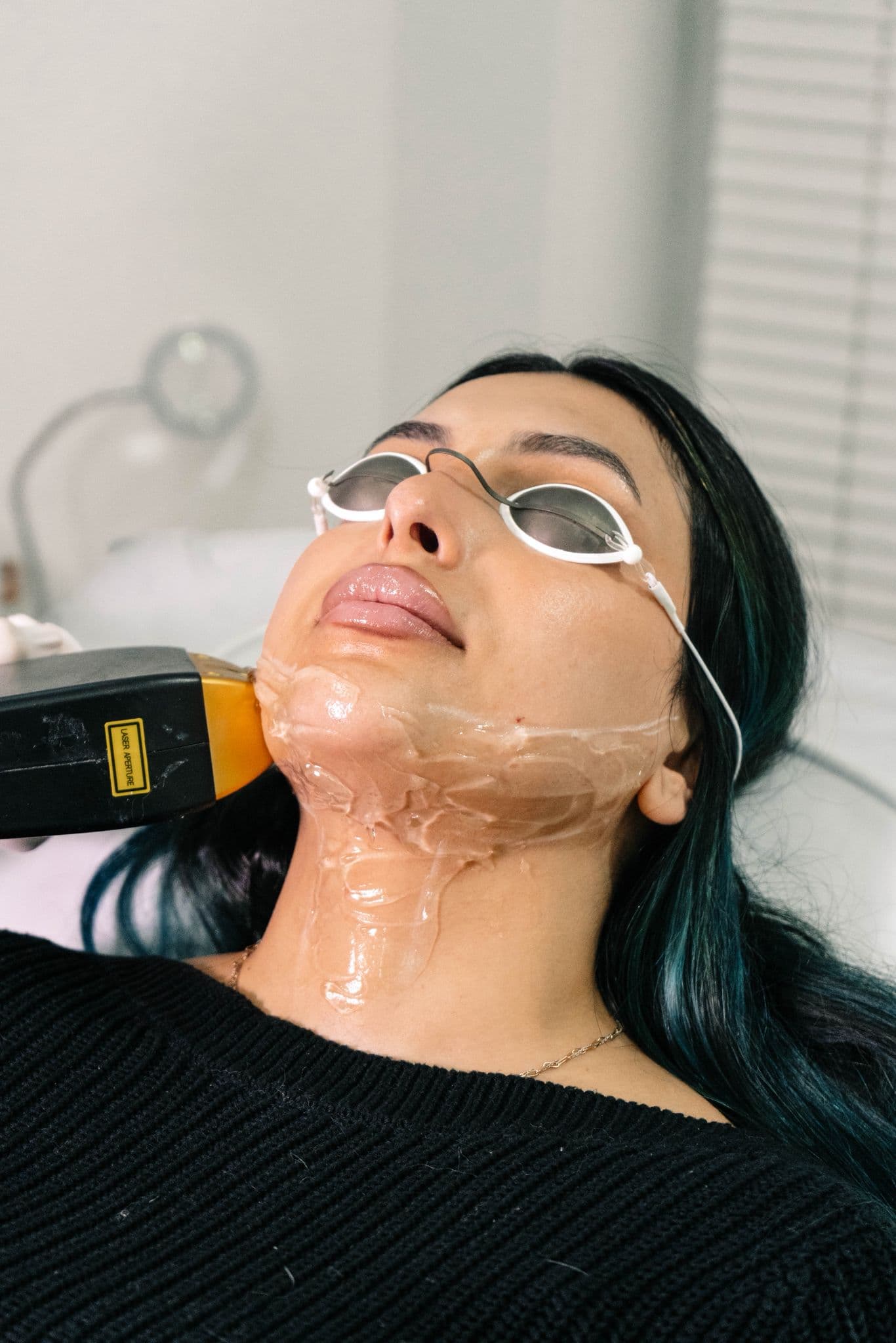 Laser hair removal on the jawline at House of Riri