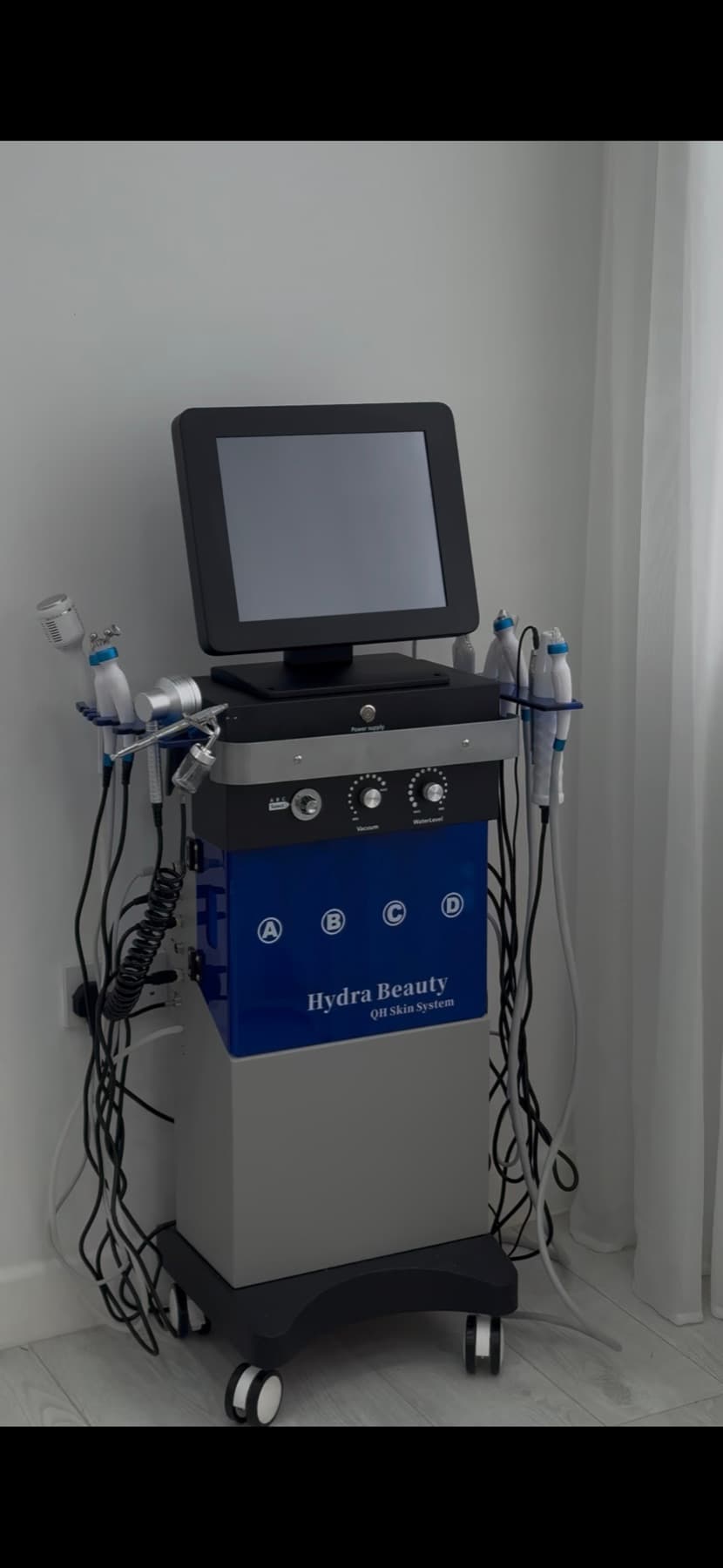 The Hydrafacial device used at House of Riri